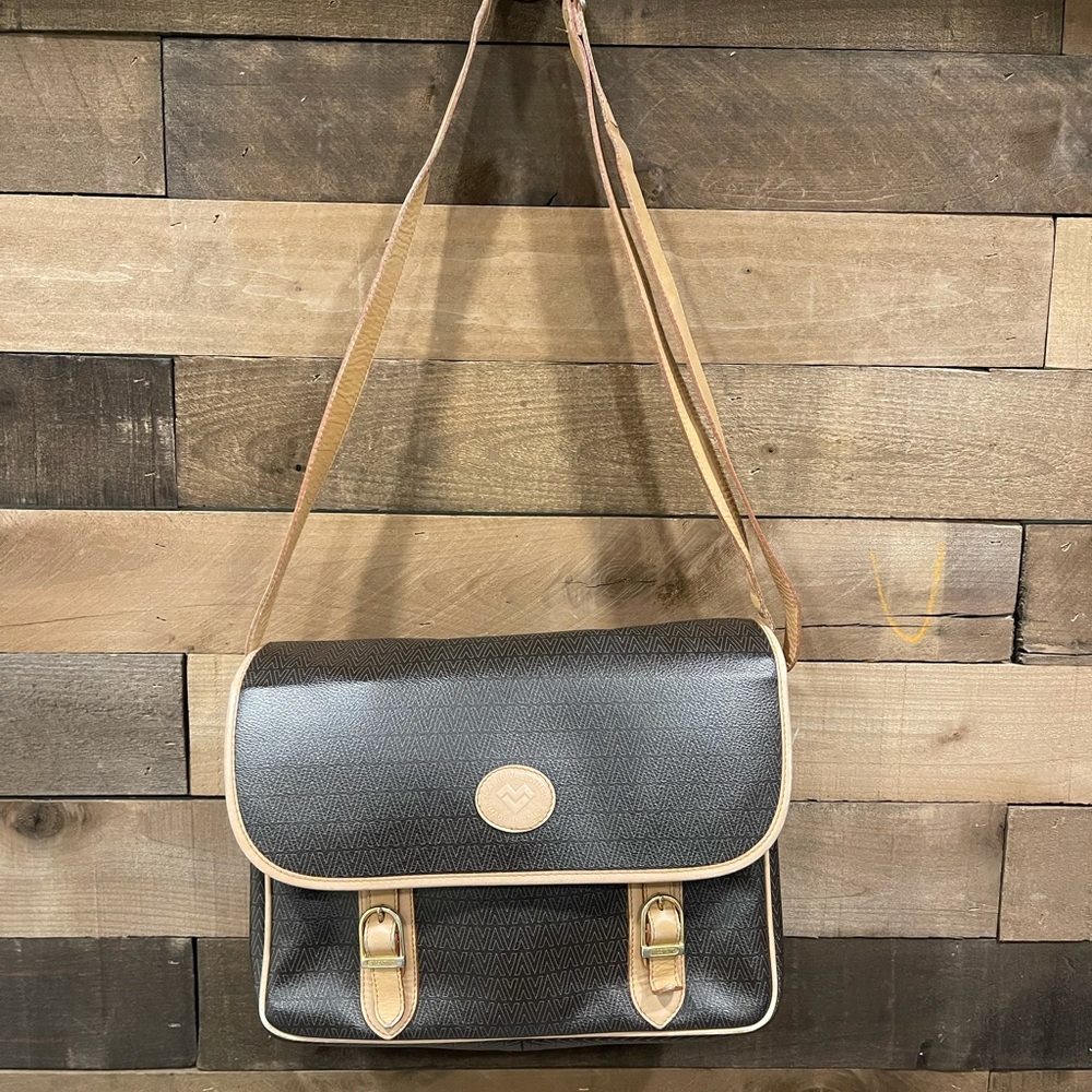 Mario Valentino messenger bodybag